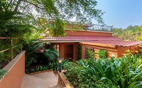 Stayvista'S Serene Nook - Pet-Friendly Villa With Jacuzzi & Terrace